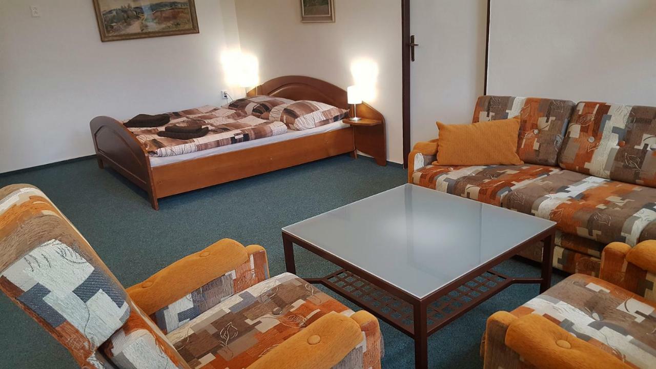 Apartmán Nové Hrady Exterior foto